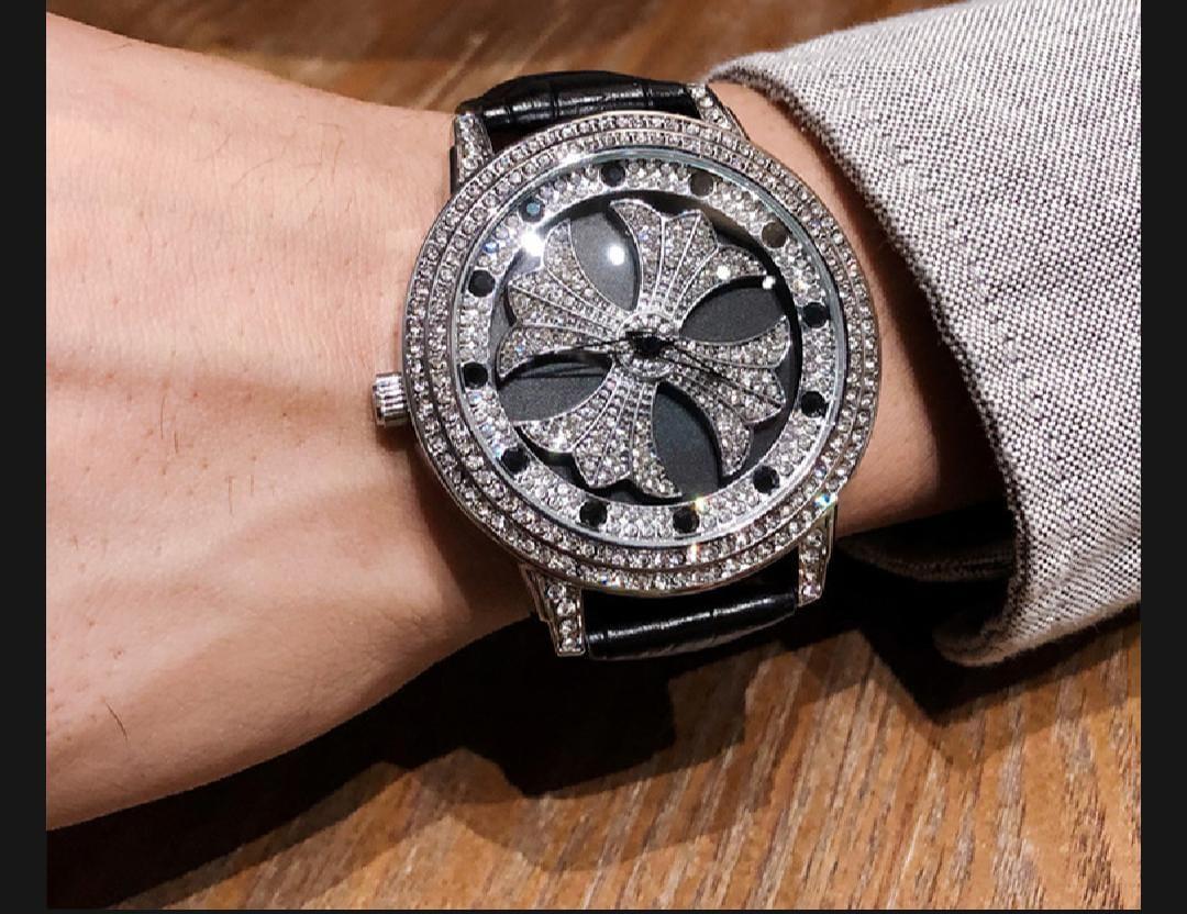Stylish Women's Quartz Bracelet Watch