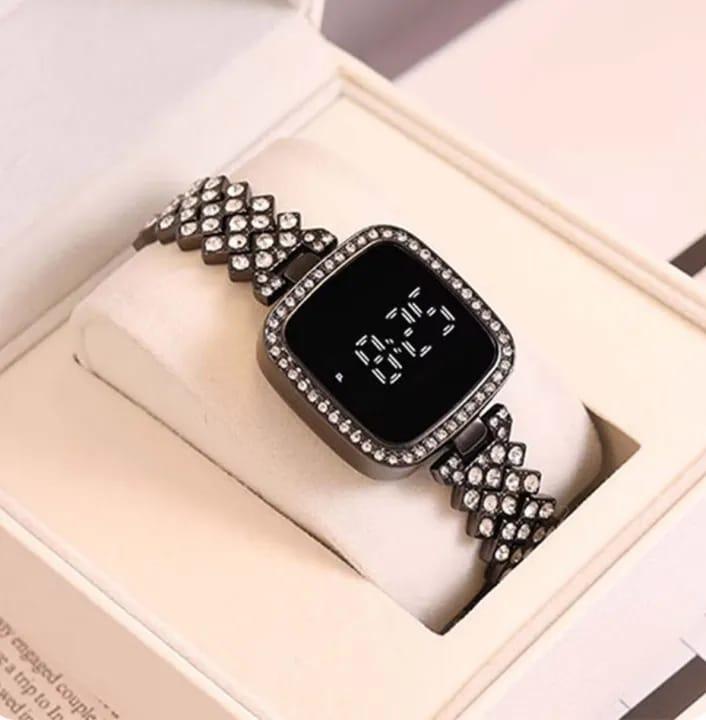 Women's Battery Operated, Water Resistant Watch