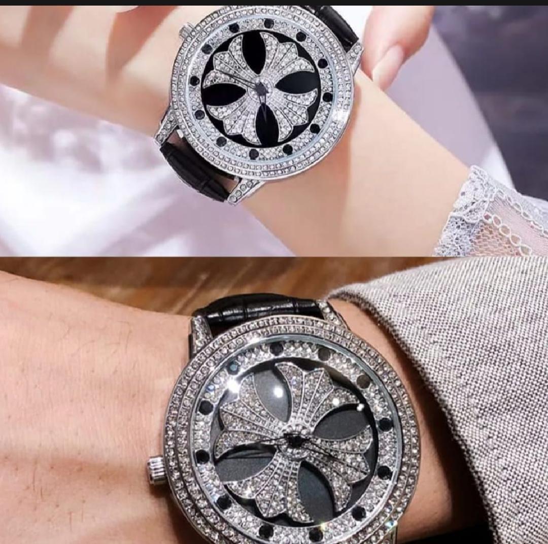 Stylish Women's Quartz Bracelet Watch